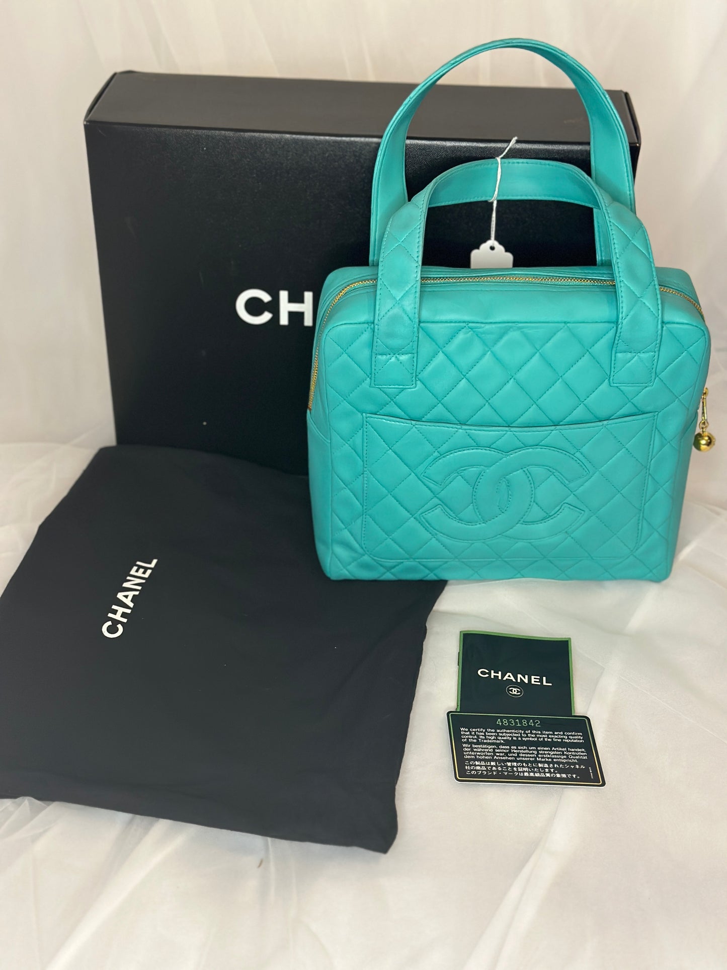 Chanel vintage turquoise handbag full set