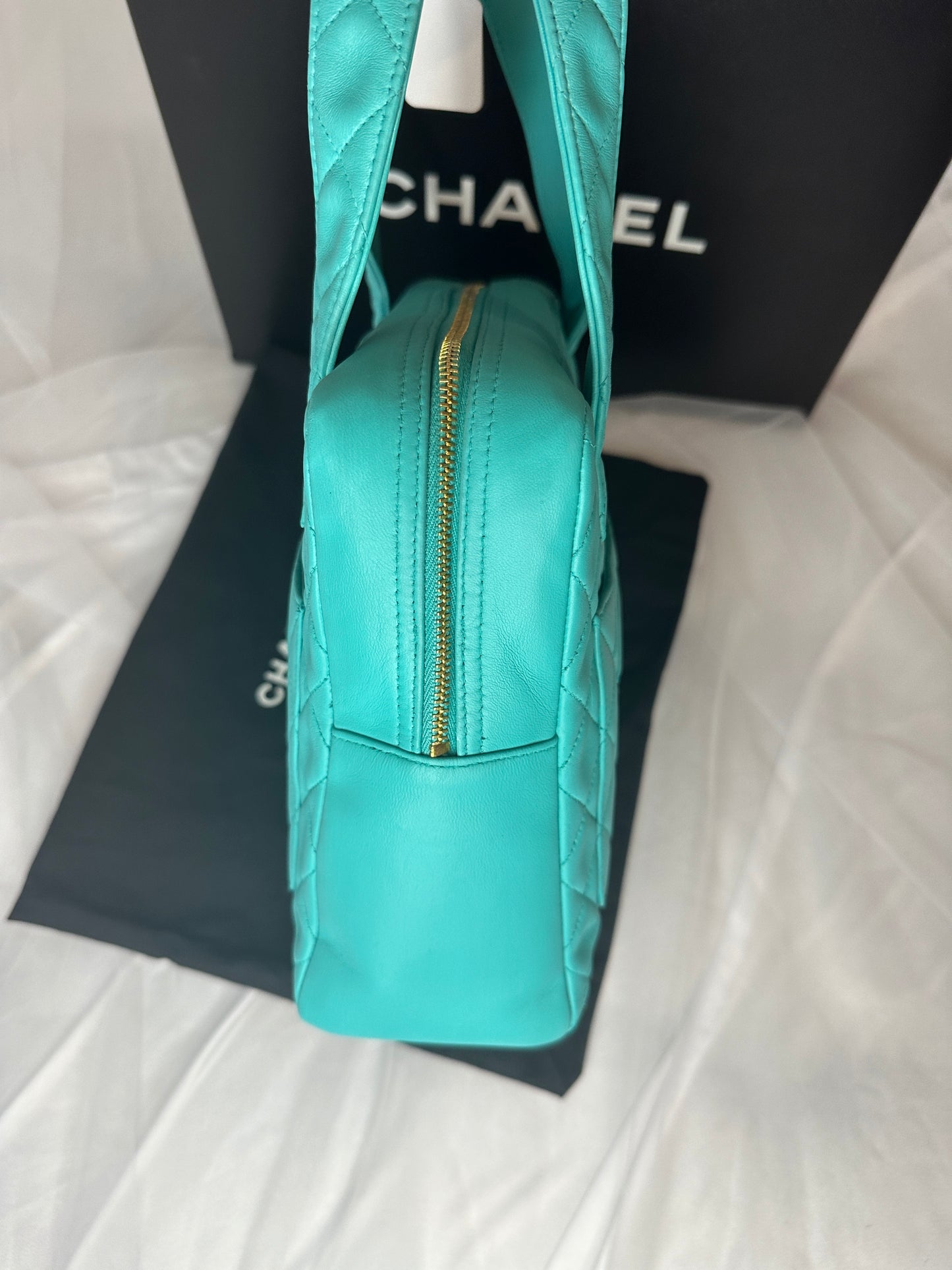 Chanel vintage turquoise handbag full set